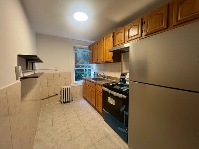 Building Photo - 1 bedroom in SUNNYSIDE NY 11104