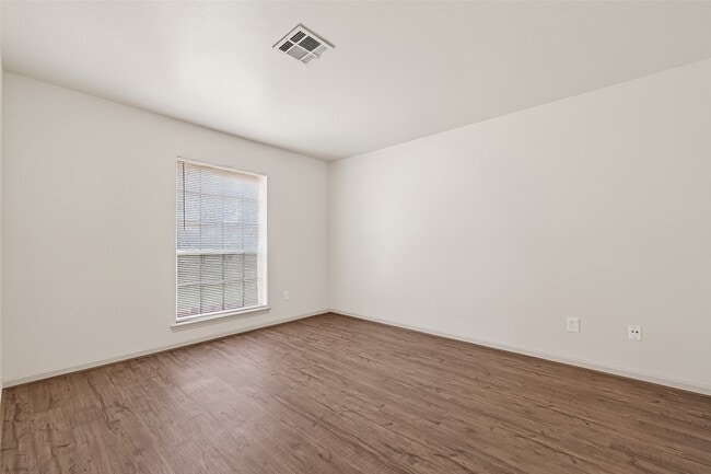 Building Photo - 10503 Ladino Rd