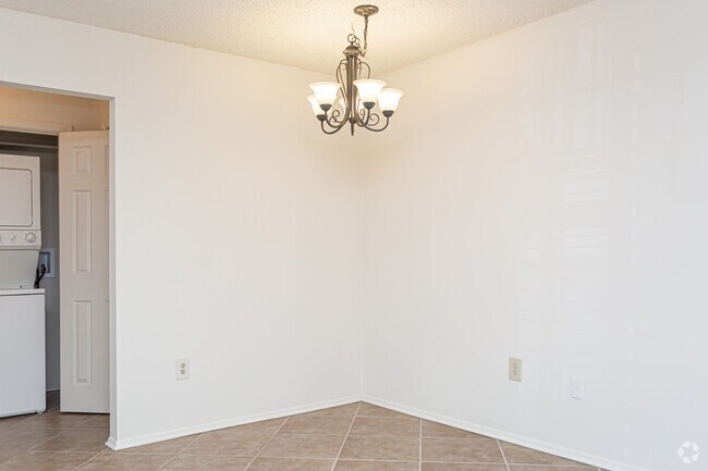 2 HAB, 2 BA - 987 ft² - Essex View