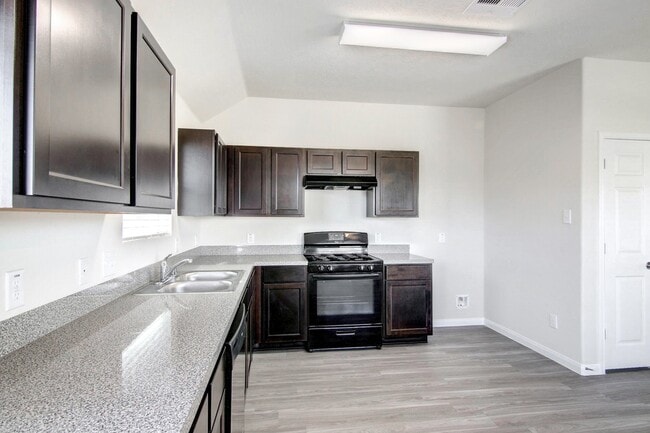 Building Photo - 5409 Rio Ramos St