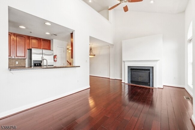 Building Photo - 408 Donato Cir