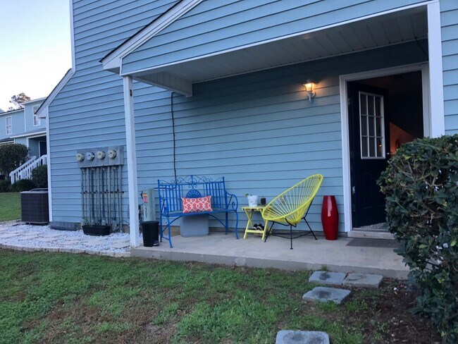 Foto del edificio - 2207 Timberwood Cir S