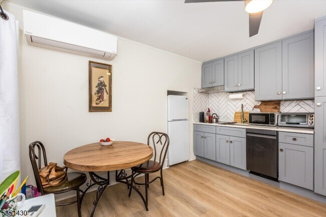 Foto del edificio - 6 Boyden Pkwy S