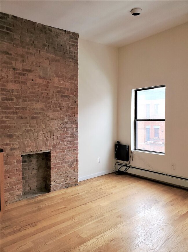 Foto del edificio - 350 Varick St
