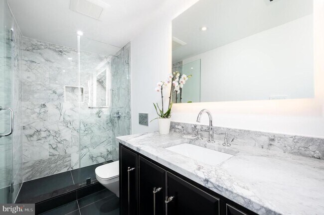 Foto del edificio - 1204 Q St NW