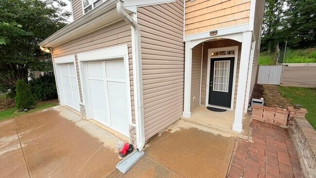 Foto del edificio - 385 Cool Weather Dr