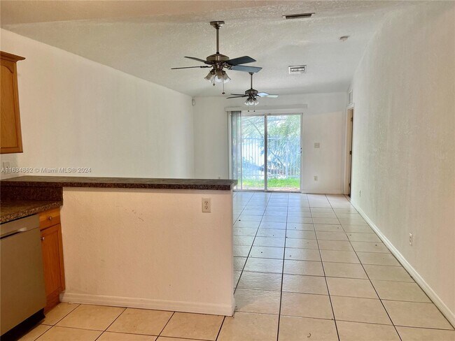 Foto del edificio - 1267 NW 95th St