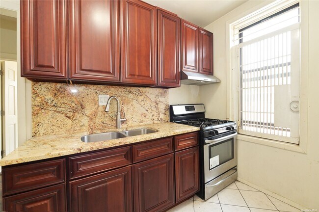 Building Photo - 88-40 144th St