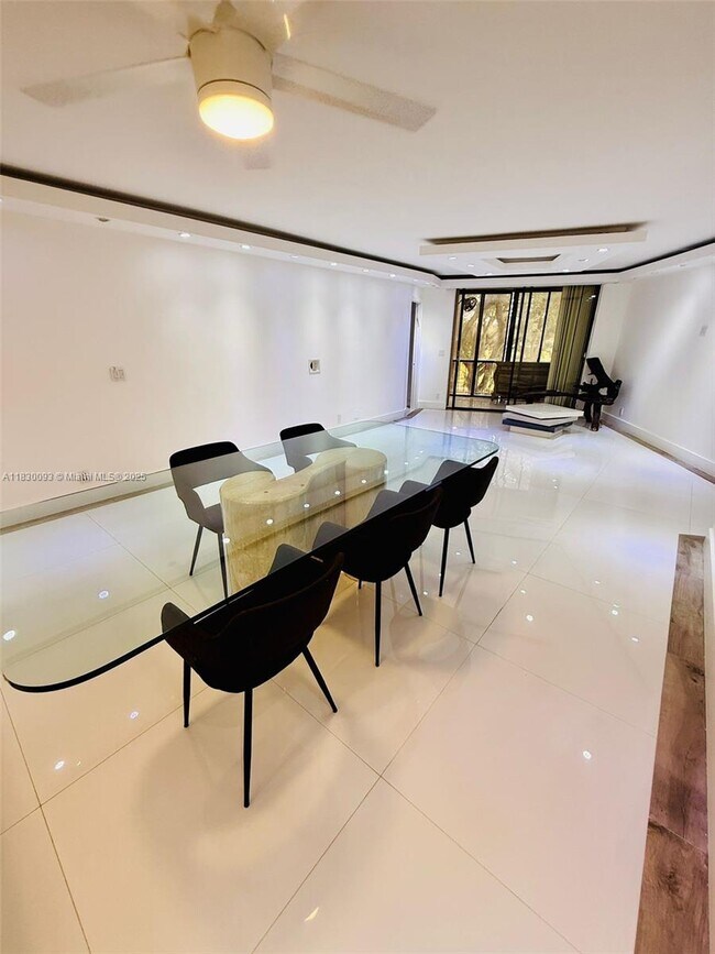 Foto del edificio - 3800 N Hills Dr