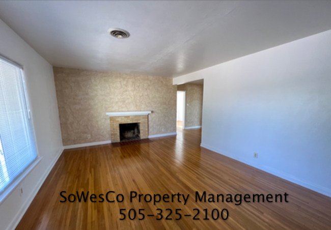 Foto del edificio - Beautiful Spacious Home with Large Yard & ...