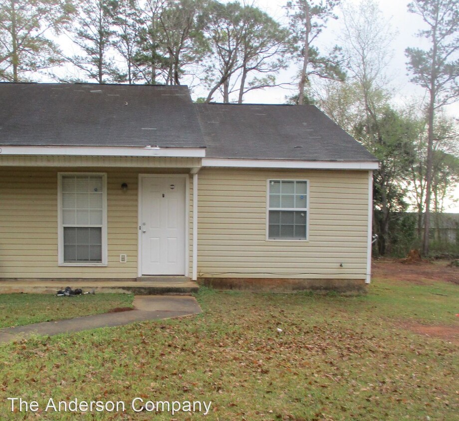 2 br, 1 bath House 330B Station Crossin... House Rental in Albany