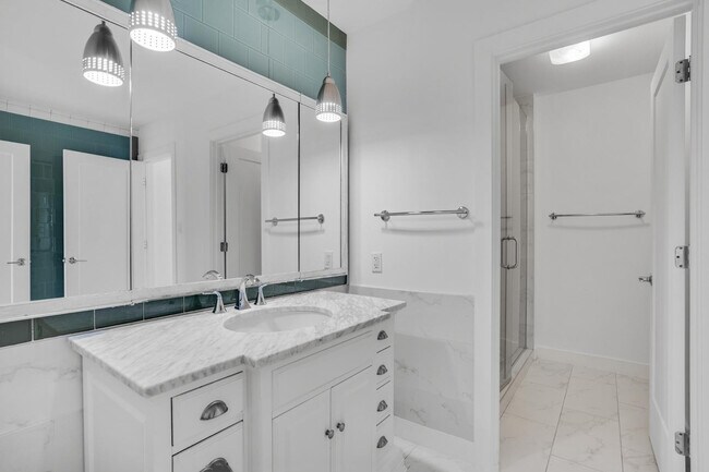 Foto del edificio - 6814 N 72nd Pl