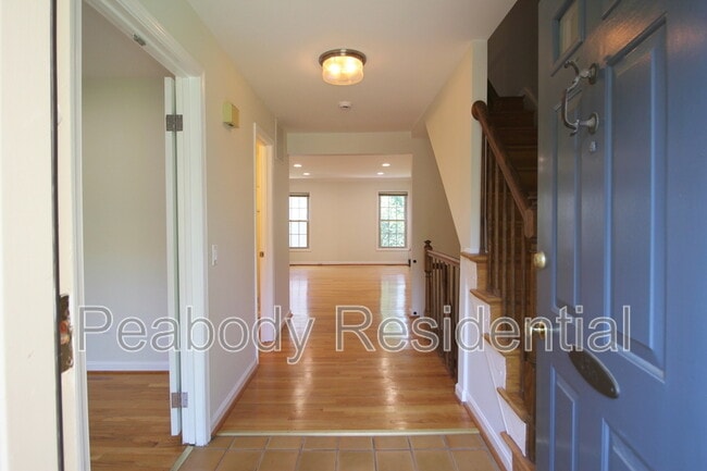 Building Photo - 436 N Park Dr
