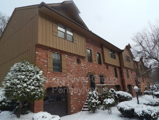 Building Photo - 140 Old English Rd