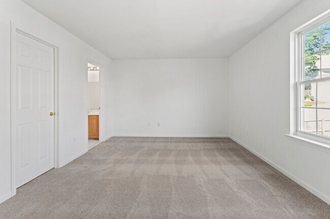 Foto del edificio - 304 E Elm St