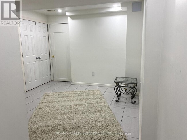Building Photo - 5370 Bellows Ave