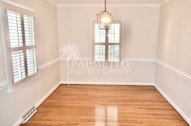Foto del edificio - 102 Forestdale Dr