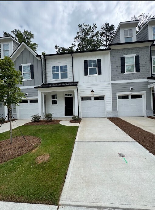 Primary Photo - Beautiful 3-Bedroom, 3-Bath Home with Mode...