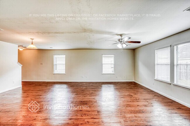 Foto del edificio - 18747 Dennington Dr