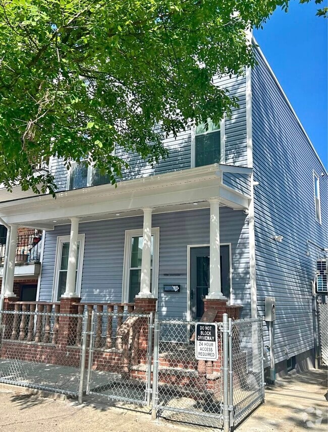 Building Photo - 41-61-61 55th St