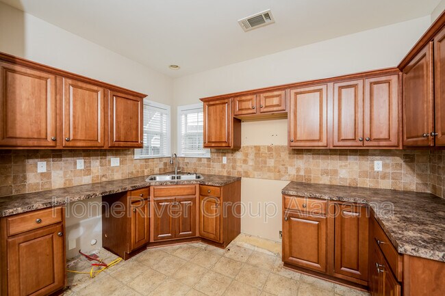 Building Photo - 1069 Kelly Creek Way