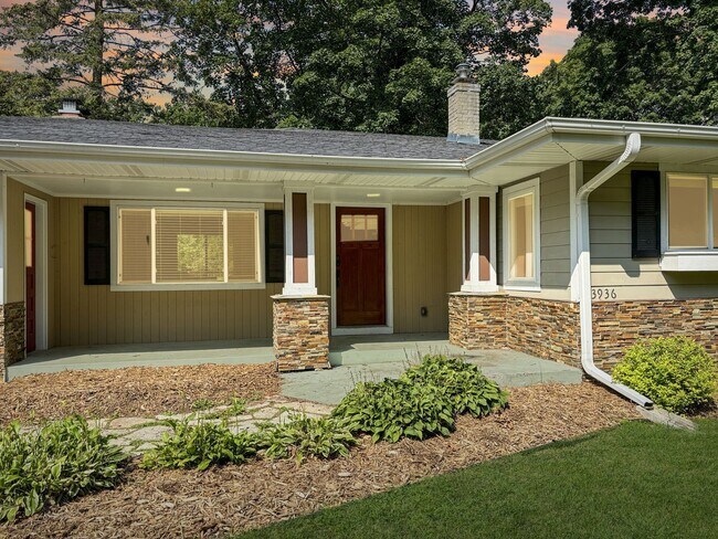 Building Photo - 3936 Avondale St