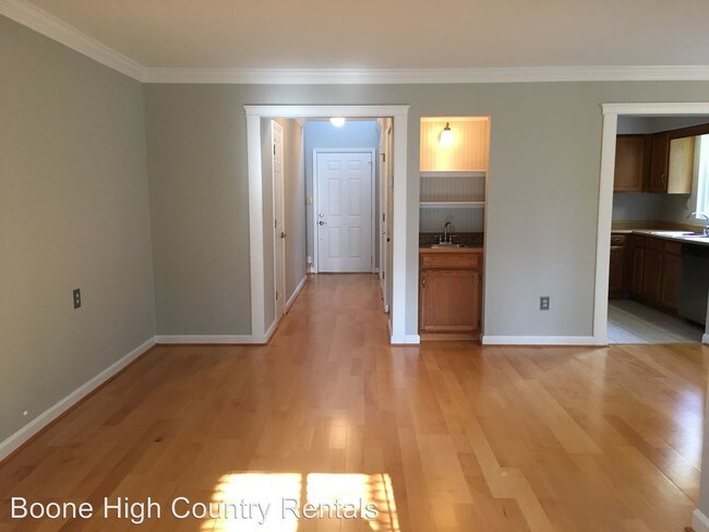 Building Photo - 3 br, 2.5 bath House - 114 Chase Court