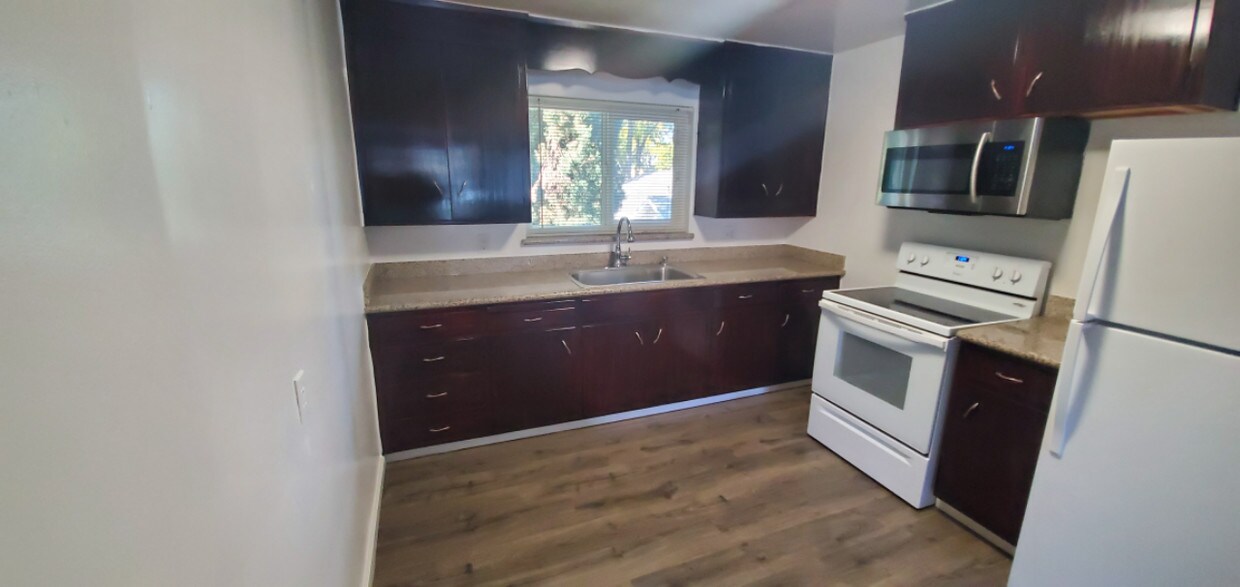 Foto principal - 225 W Eaton Ave