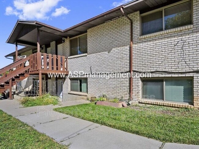 Building Photo - 9227 Benson Way E
