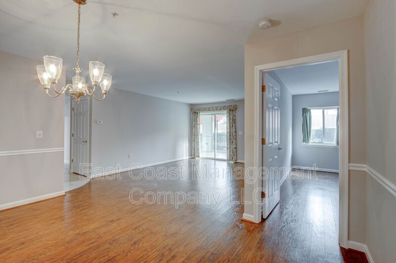 Primary Photo - 31 Lambourne Rd