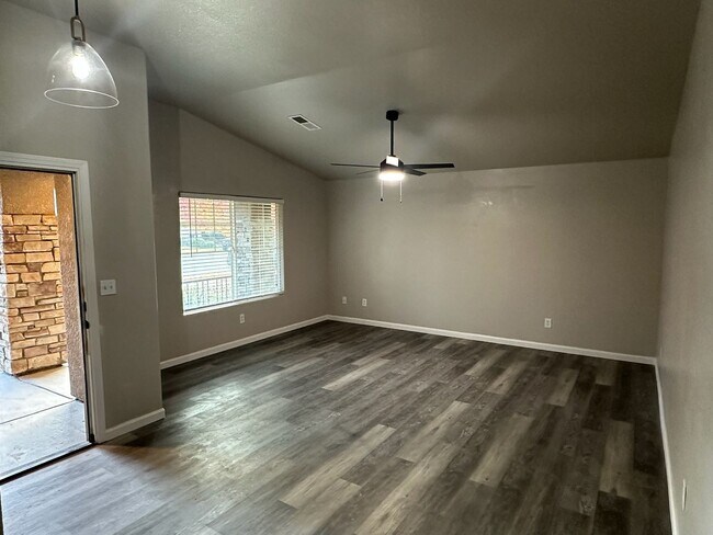 Foto del edificio - 4106 W Prospect Ave