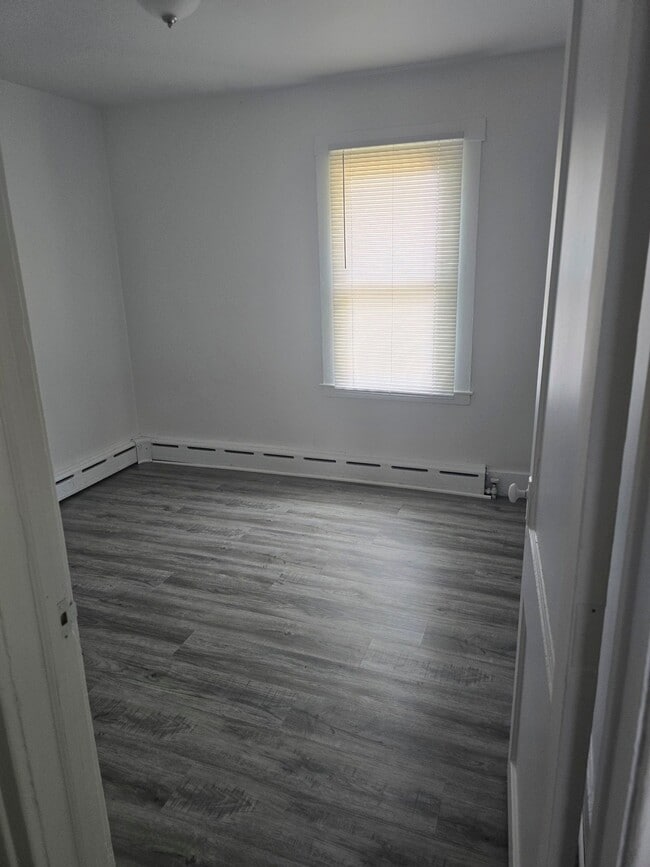 Building Photo - 21331 Hamilton Ave
