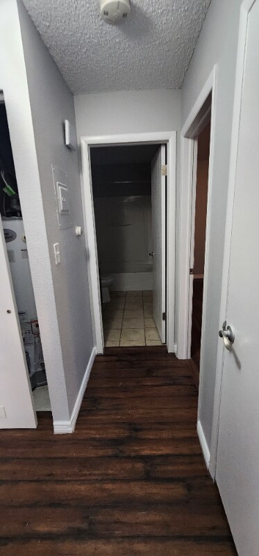 Foto del edificio - 300 Cottonwood Ln
