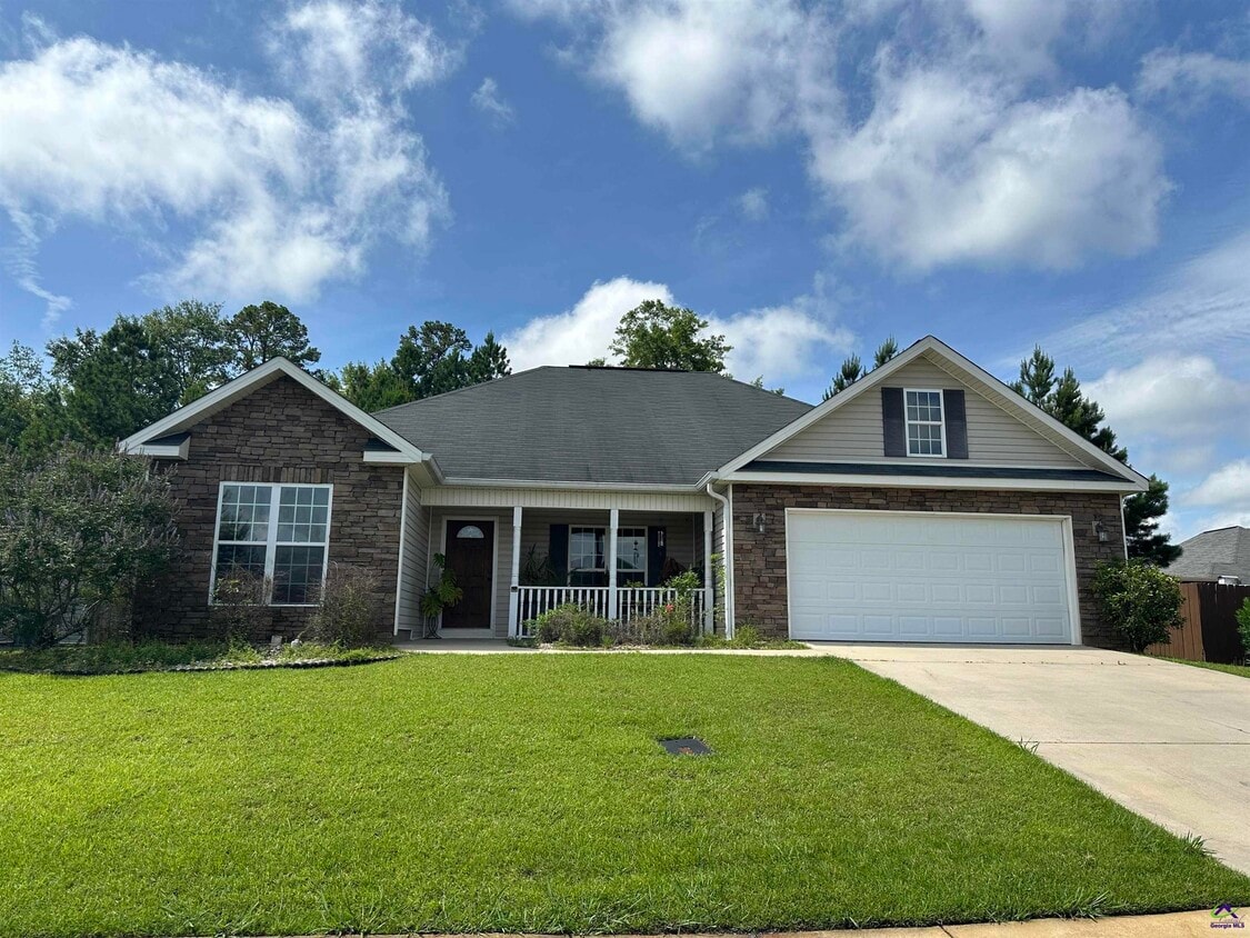 Primary Photo - 102 Durgin Drive