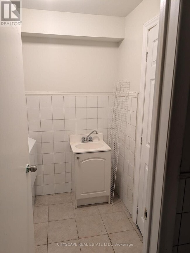 Building Photo - 6393 Chaumont Crescent