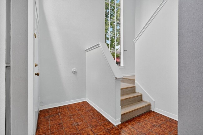 Foto del edificio - 9204 Westwood Village Dr