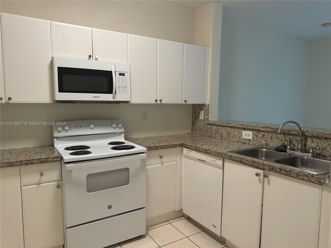 Foto del edificio - 1658 SE 28th Ct