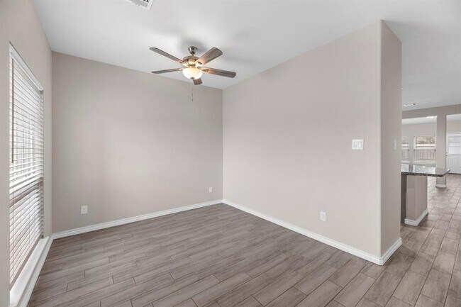 Building Photo - 3402 Riverside Glen Ln
