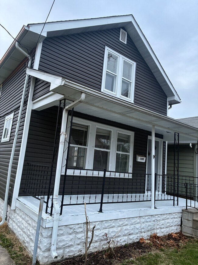 Foto del edificio - 1305 Mott Ave