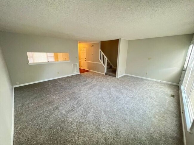 Foto del edificio - Great Townhouse Near Duke AVAILABLE NOW!