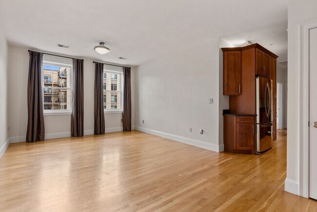 Building Photo - 119 Dorchester St