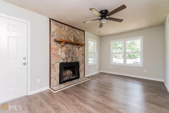 Foto del edificio - 502 Moseley Rd