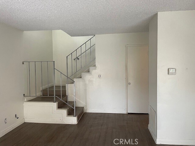 Building Photo - 1400 Countrywood Ave