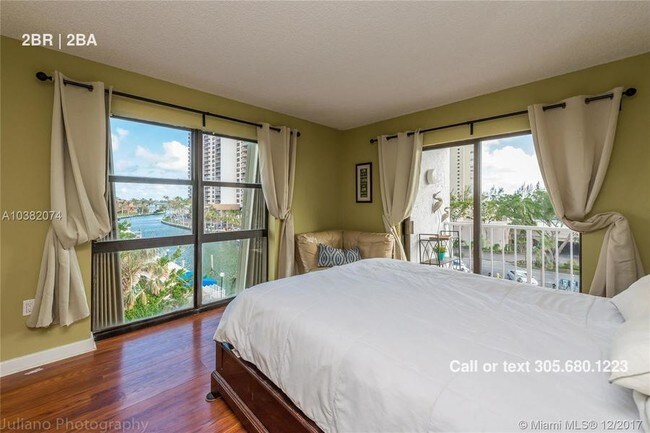 Foto del edificio - 1650 NE 115th St