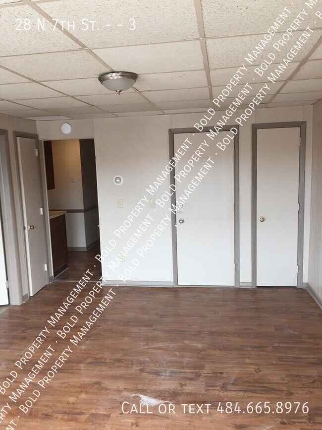 Foto del edificio - 28 N 7th St