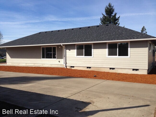 Foto del edificio - 3 br, 2 bath House - 1710 H Street