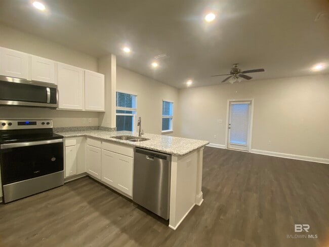 Building Photo - 6673 Spaniel Dr
