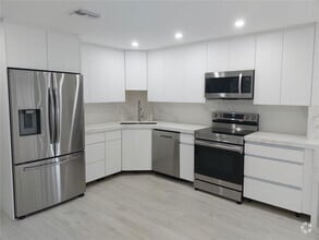 Building Photo - 2115 NE 37th Dr