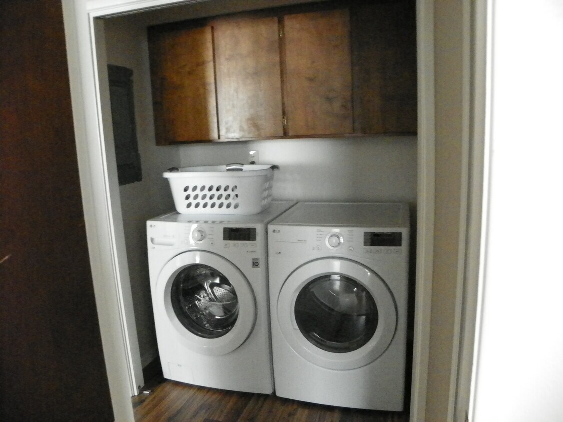 laundry - 4174 Marian Ct