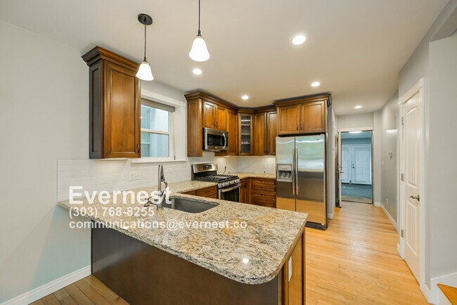 Foto del edificio - Well-Appointed 3-Bedroom Home in Prime Loc...